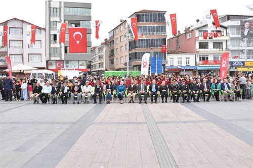 Cumhuriyetimizin 100. Yıl Dönümü Etkinlikleri Kapsamında Resim Sergisi, Halk Oyunları Gösterisi ve Komando Gösterisi Gerçekleştirildi. 